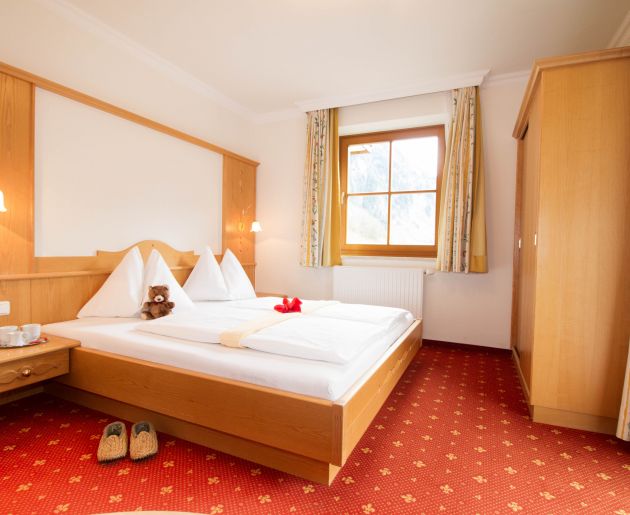 Schlafzimmer 3-Raum Familiensuite Edelweiss